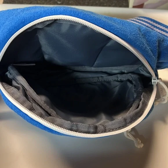 Cloth Adidas belt bag - Picture 3 of 3